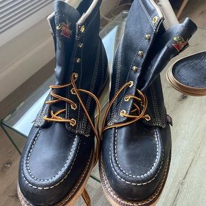 Men’s Thorogood Moc-Toed Work Boots